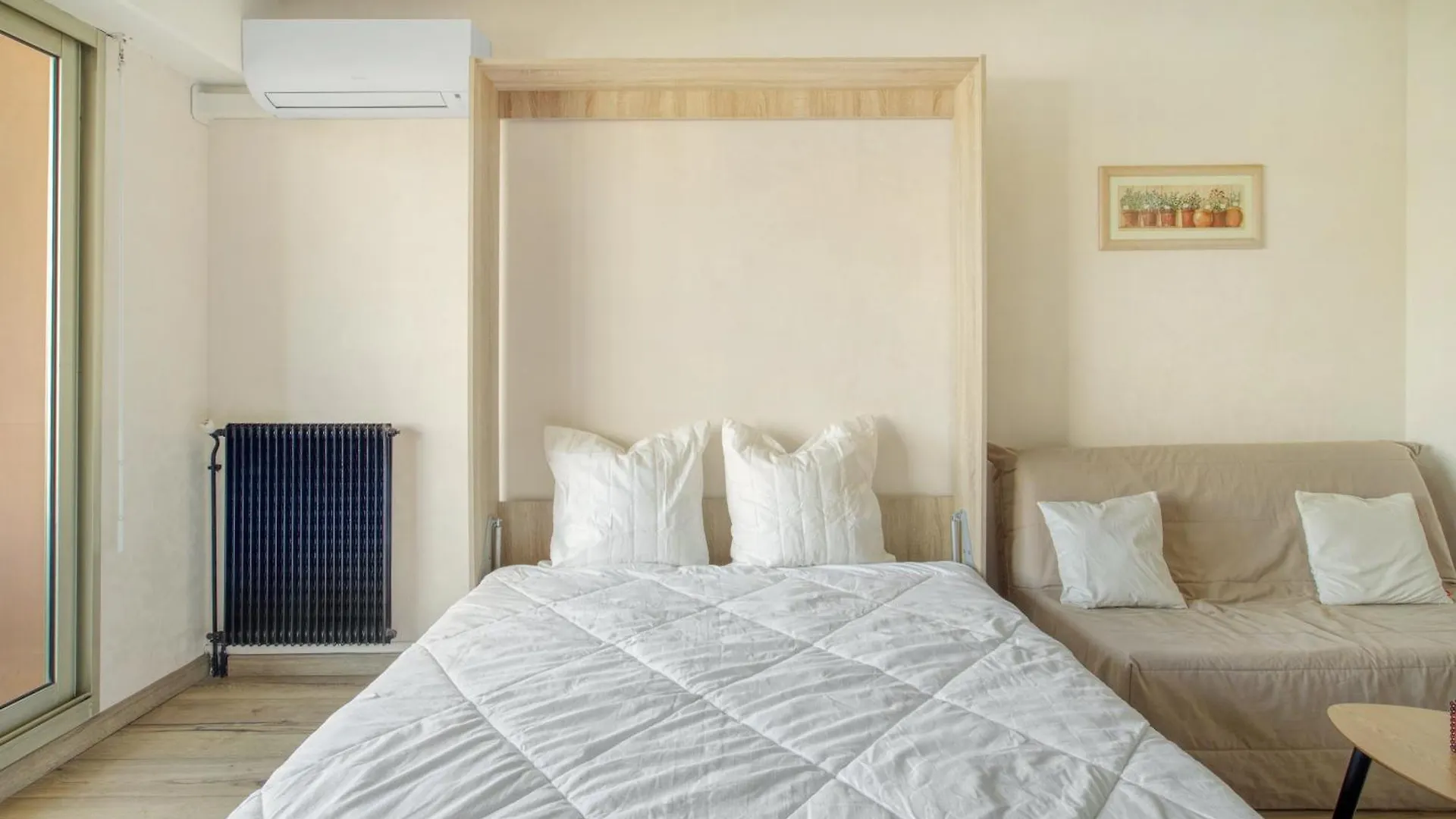 Apartment La Lauve - Studio Climatise Avec Piscine Partagee Saint-Raphael