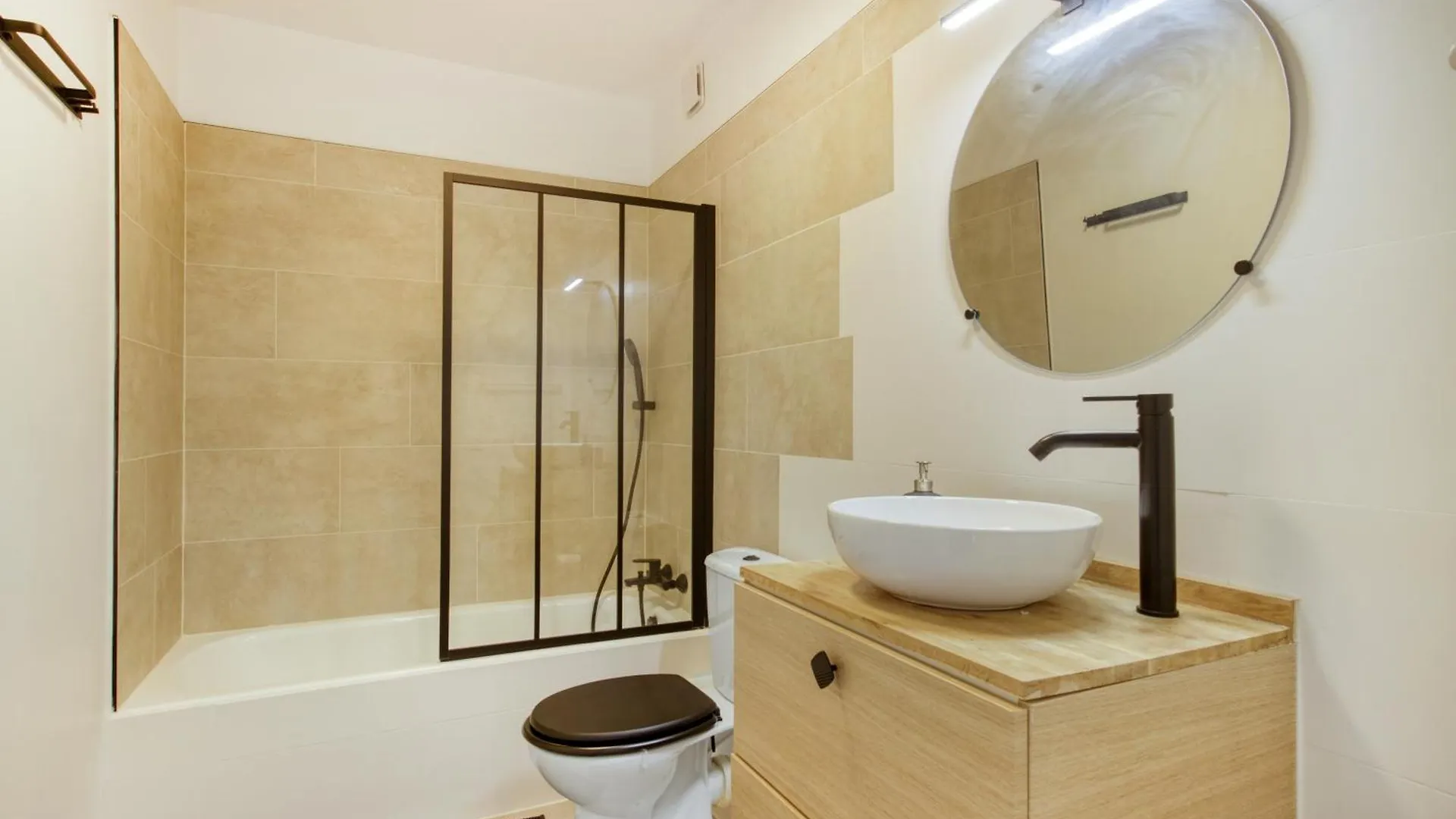 La Lauve - Studio Climatise Avec Piscine Partagee Saint-Raphael  France