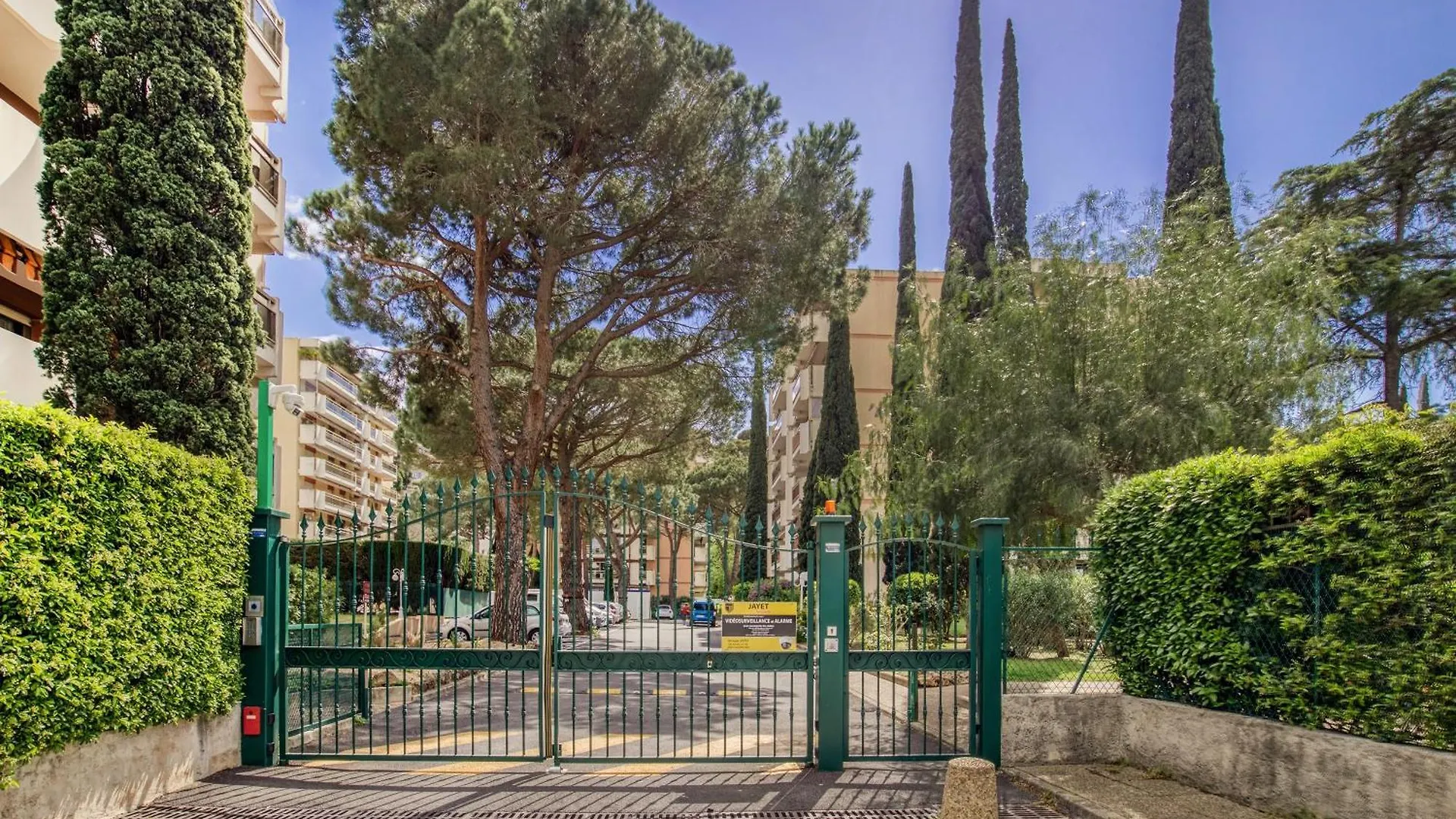 Apartment La Lauve - Studio Climatise Avec Piscine Partagee Saint-Raphael
